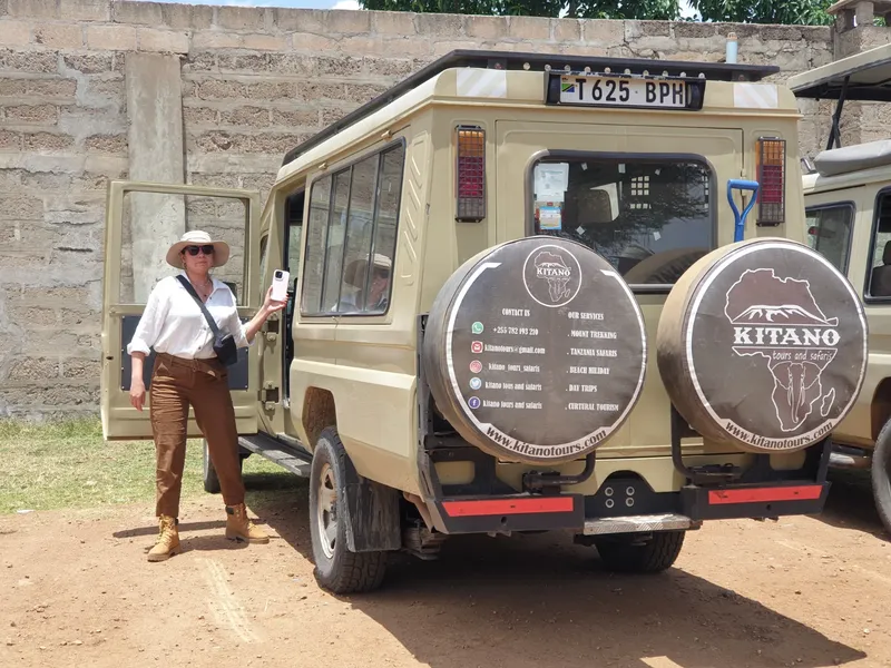 Tanzania Group Joining 3-Day Fly-In Fly-Out Serengeti Safari from Zanzibar