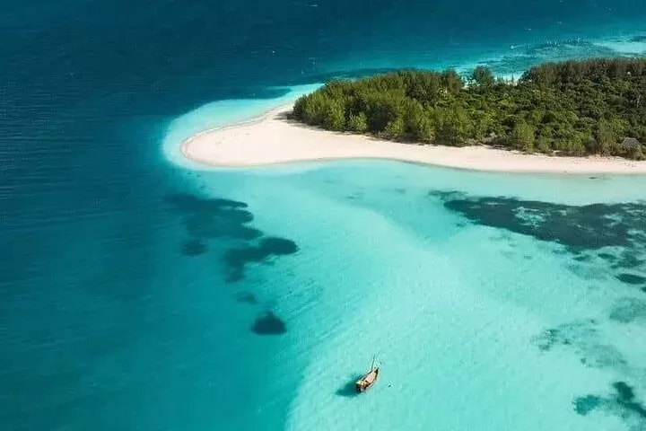 4-Day A Quick Fly-in Safari from Beach to Bush - Tanzania safari