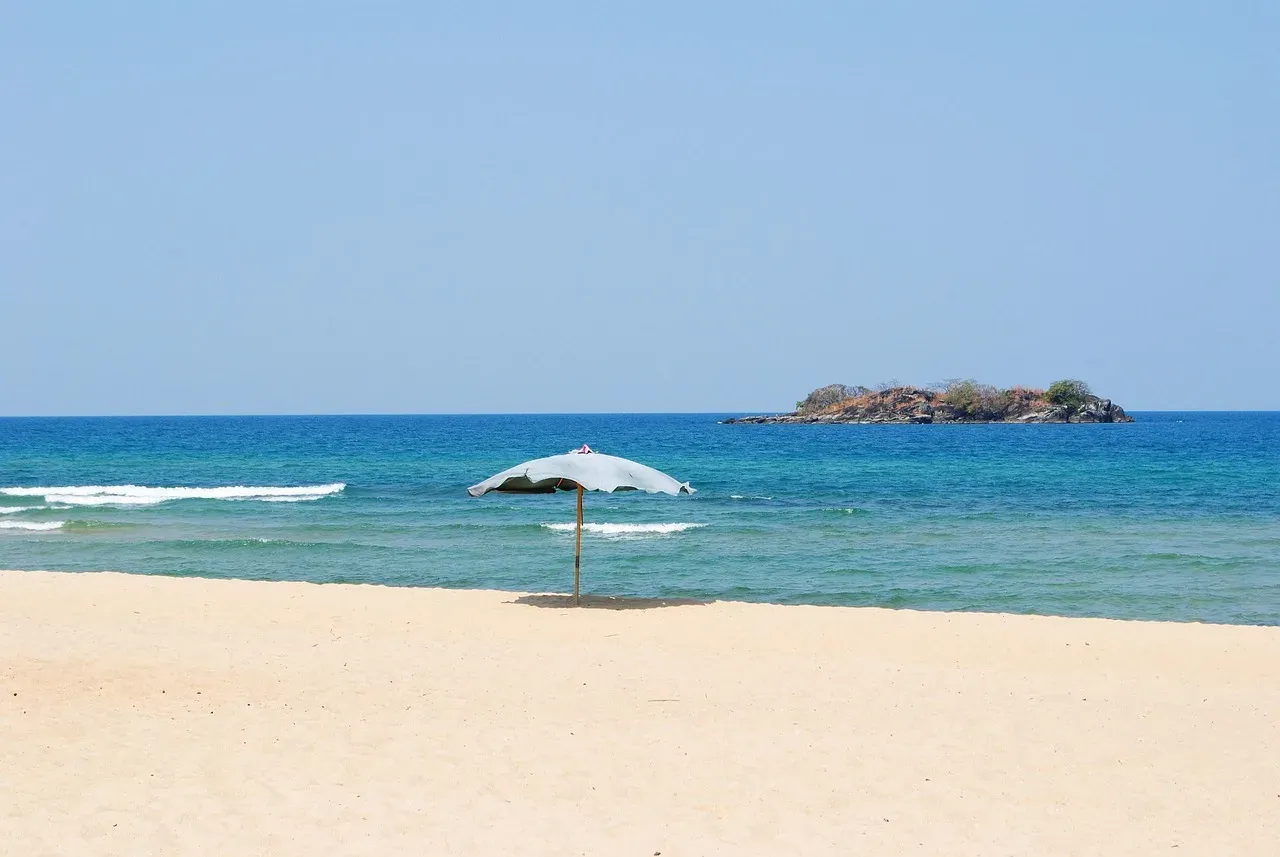 6-Day Discovering the Wonders of Lake Malawi hero photo