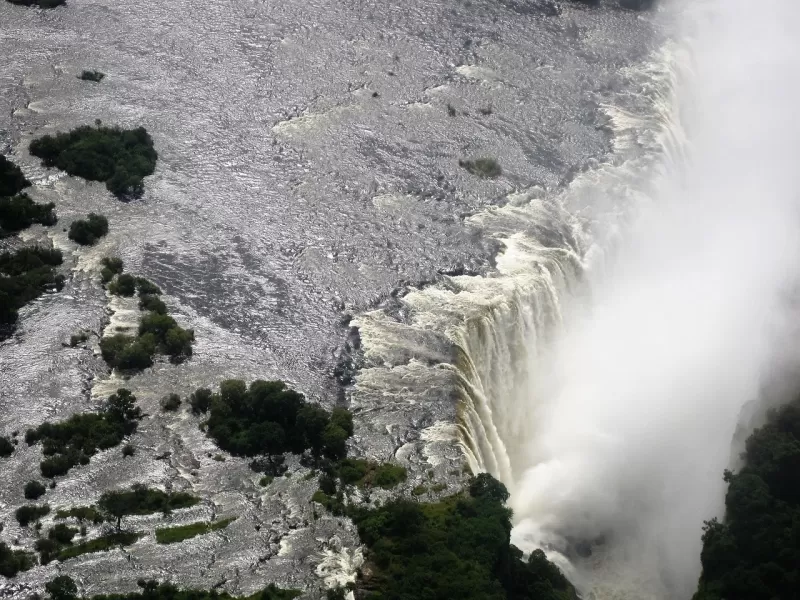 5-Day Victoria Falls & Chobe Rainbow Hotel Budget Tour gallery image